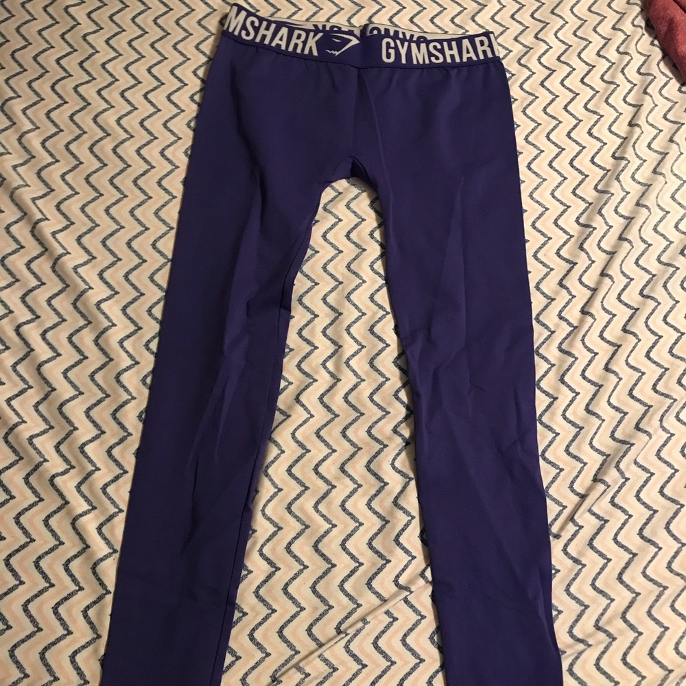 Gym shark leggings